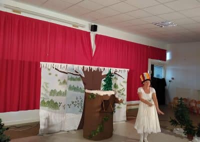 Ecole-NDK-Spectacle-firmin-le-lapin-1-400x284