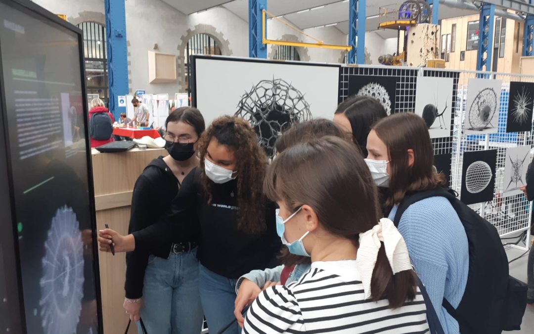 Les 2nde 5 participent à la Fête de la Sciences aux Capucins !