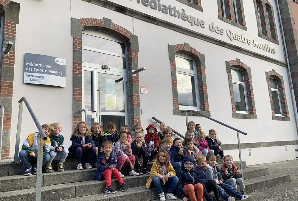 Les GS et MS/GS à la médiathèque des Quatre Moulins !