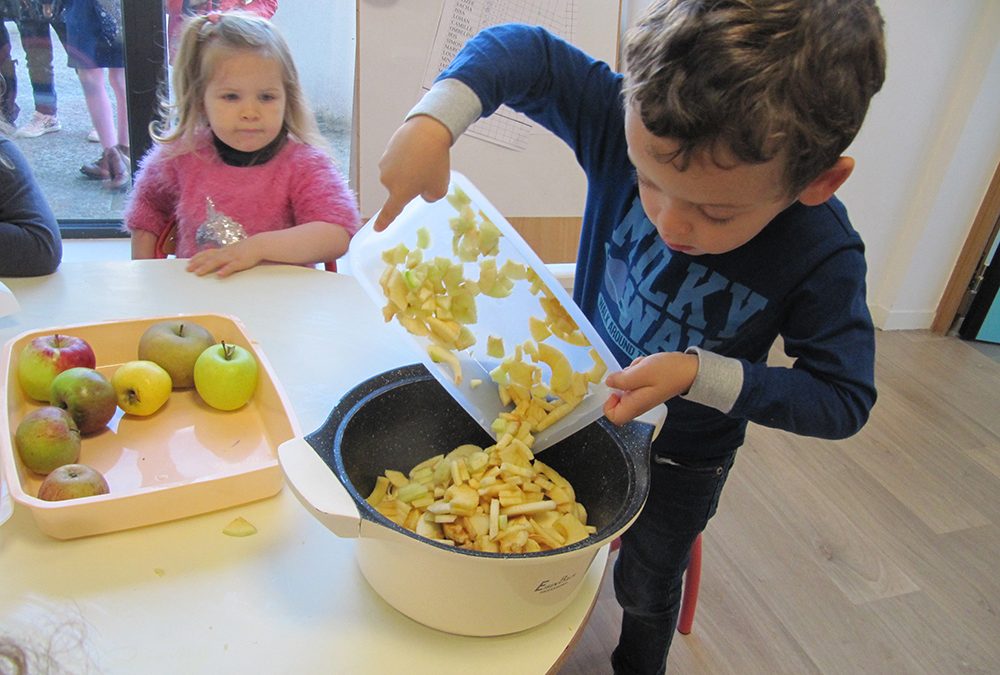 Suivre une recette : la compote de pommes !