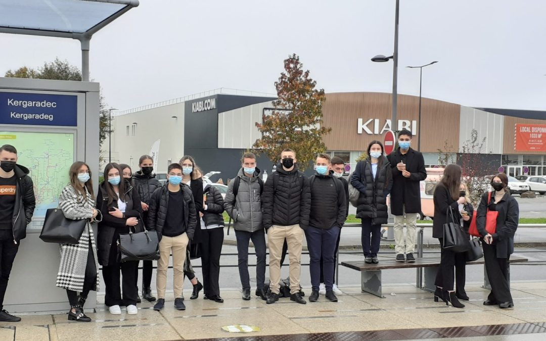 VISITE DU MAGASIN KIABI -1ERE METIER COMMERCE ET VENTE OPTION A
