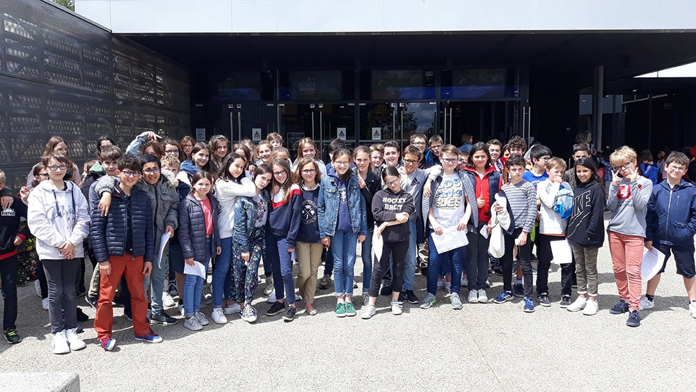 « Alex au pays des poubelles » : les 6èmes de Kerbonne découvrent la face cachée du spectacle de Maria Clara VILLA LOBOS !
