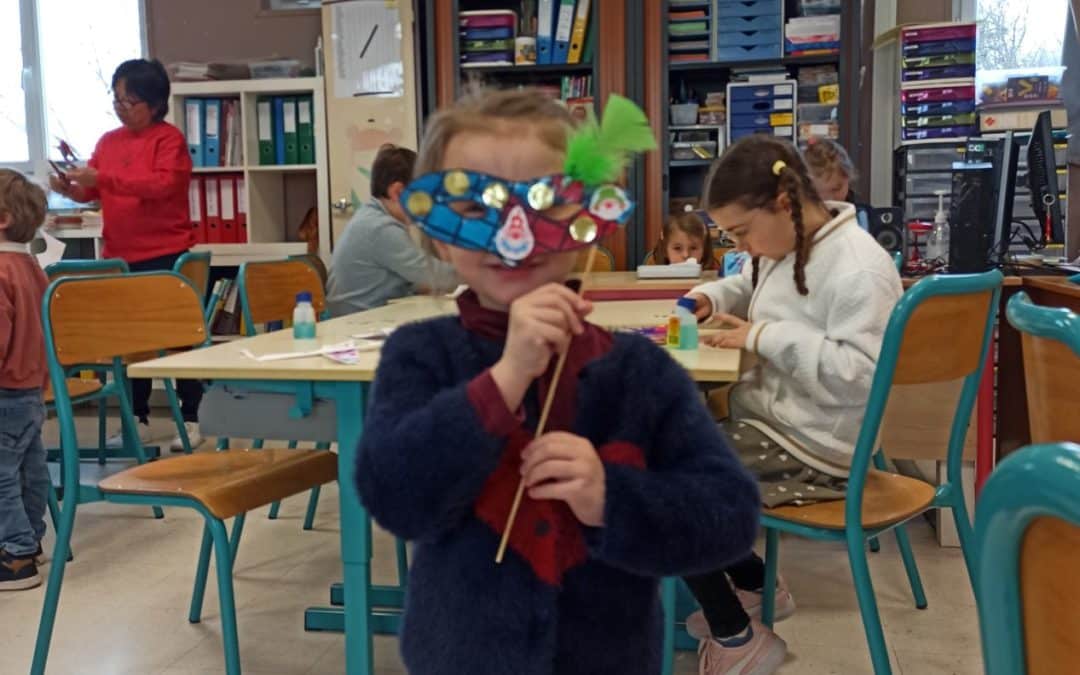 Décoration de masques inter classes !