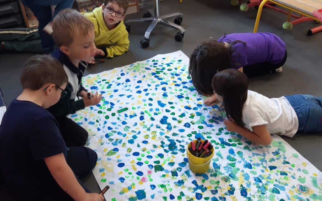 Un projet art créatif autour des fleurs en CP à NDK