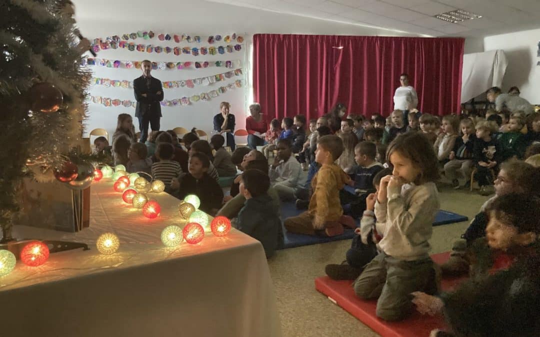 La célébration de Noël des maternelles