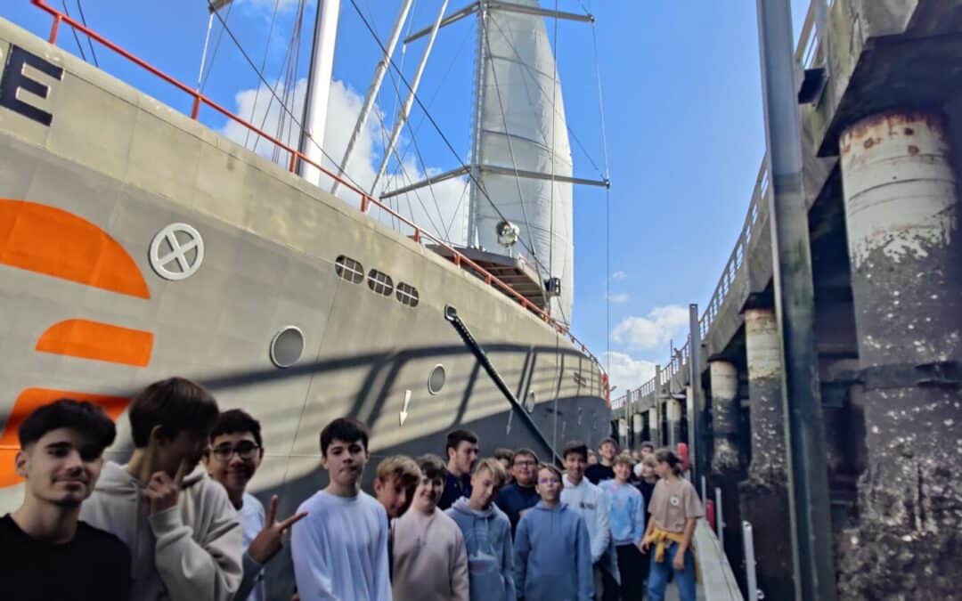 Les 3èmes du Collège Kerbonne en visite à bord du Polar POD Persévérance !