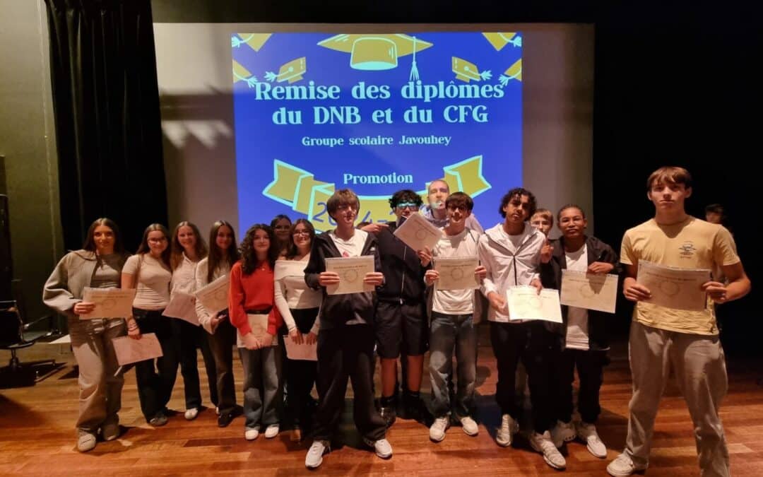 Une cérémonie de remise des diplômes inoubliable pour les anciens de 3ᵉ