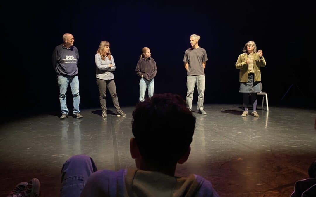 M’aider : un spectacle engagé qui ouvre les yeux des quatrièmes de Kerbonne