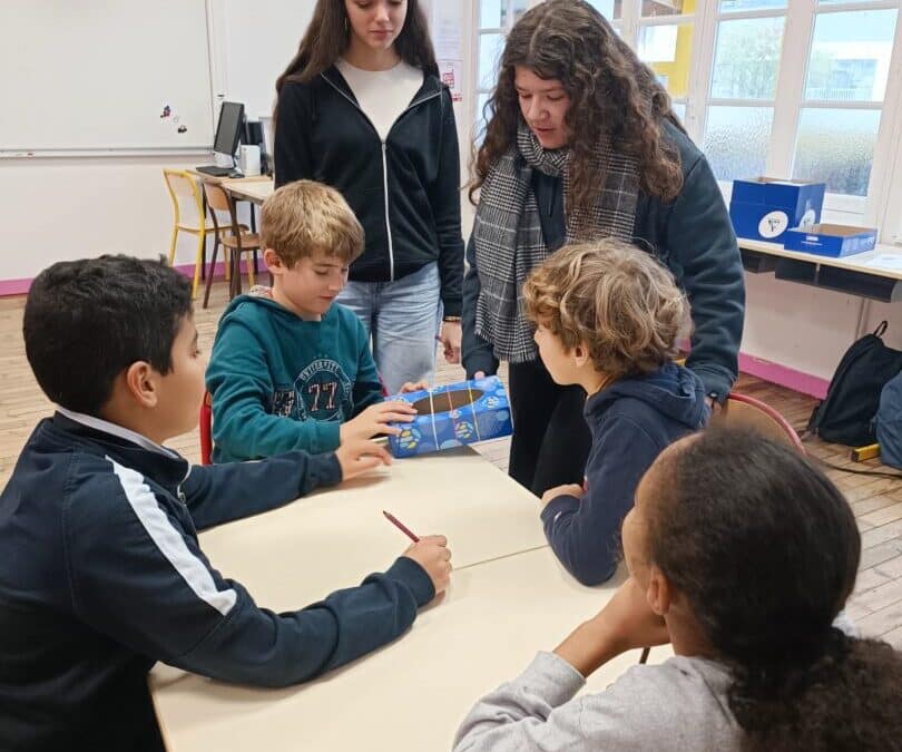 Quand nos premières transforment les CM1-CM2 en petits scientifiques du son !