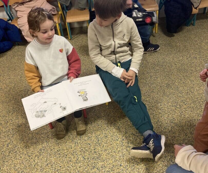 Une matinée de partage entre les CE2-CM1 et les petites sections